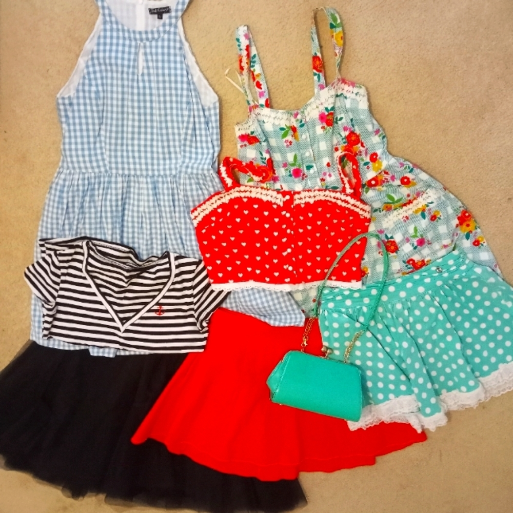 4 piece Pin up party. 1 dress, 1 skirt, petticoat and purse